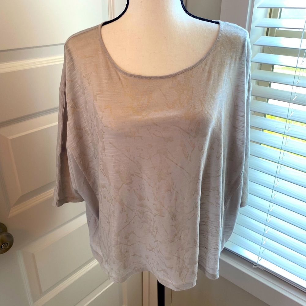 Design History|| Grey/gold print boho top with scoop neck